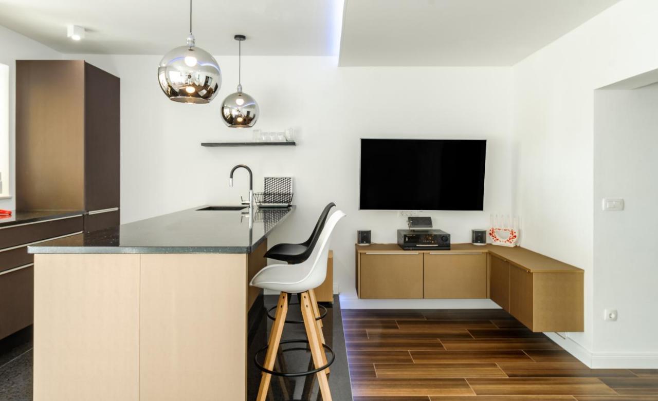 Luxury Apartment Martinis With Pool Split Exteriör bild
