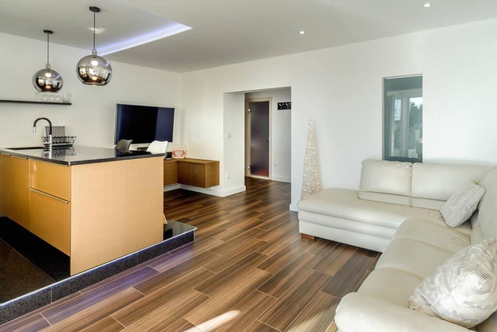 Luxury Apartment Martinis With Pool Split Exteriör bild