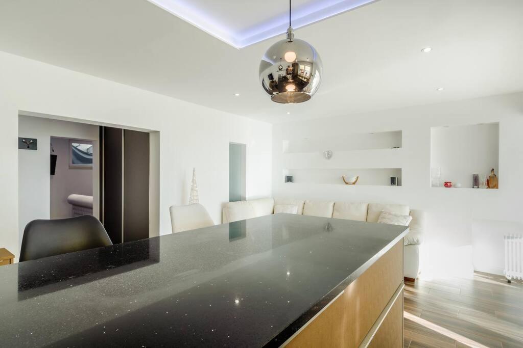 Luxury Apartment Martinis With Pool Split Exteriör bild
