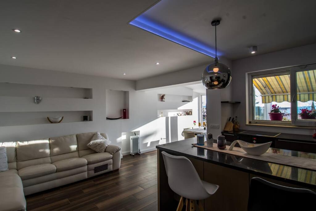 Luxury Apartment Martinis With Pool Split Exteriör bild